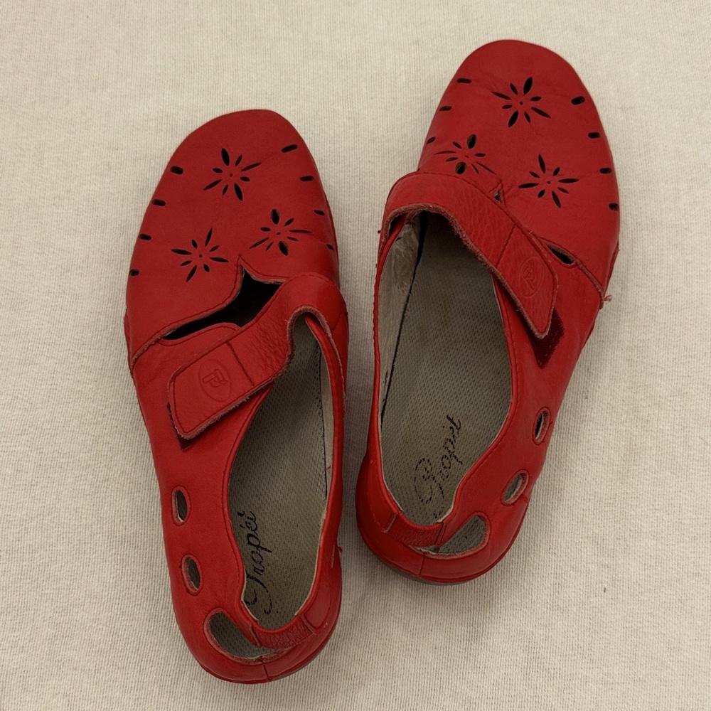 Propet brand Red Women's comfy 71/2 M walking shoes (mlb)